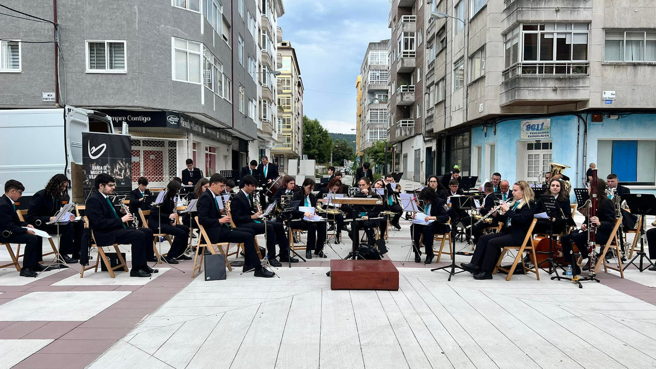 Actuación de la Banda de Música de Vilagarcía de Arousa en Piñeiriño. CEDIDAS