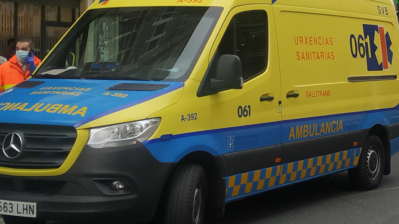 <p> Una ambulancia del 061. AEP </p>