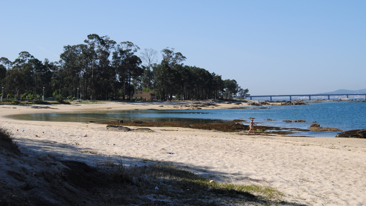 O campo de voluntariado desenvólvese polo litoral do municipio. DS