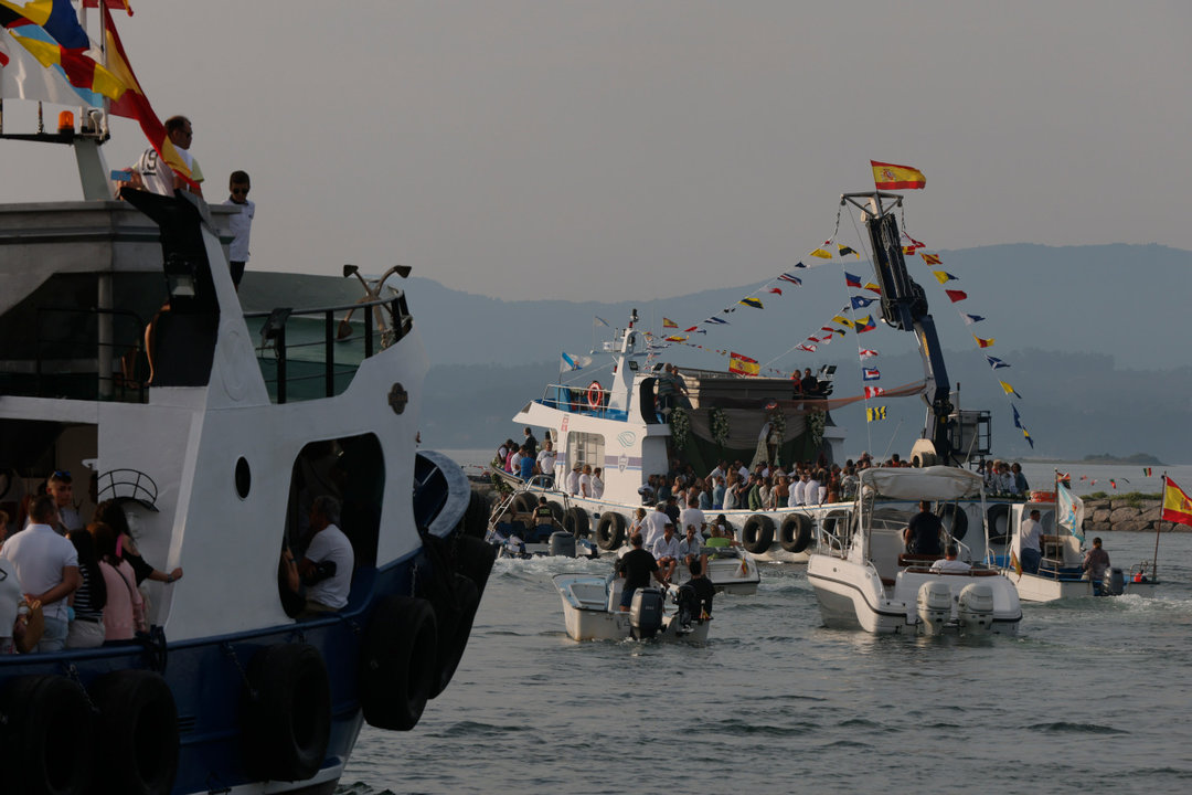 Procesión marítima en Vilanova de Arousa. GONZALO GARCÍA