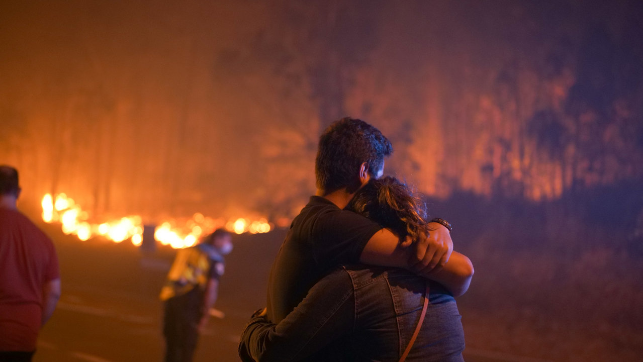 Un incendio en O Vento,  en Vilagarcía de Arousa. ARCHIVO/EUROPA PRESS