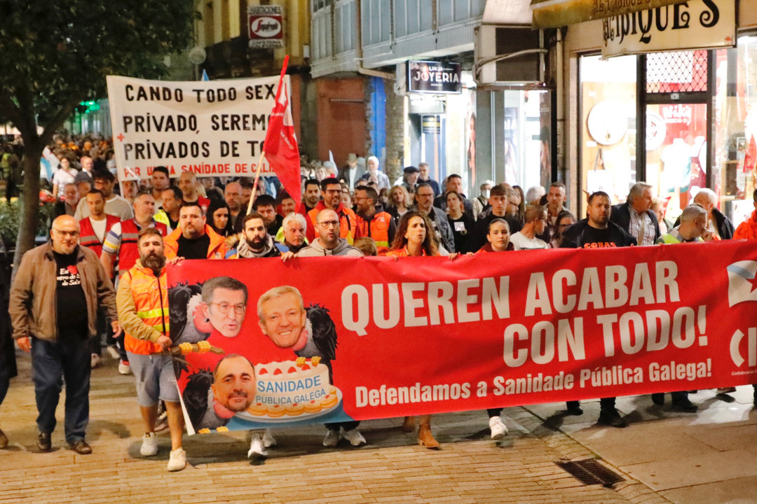 Manifestación en defensa de la Sanidad pública en Vilagarcía. JOSÉ LUIZ OUBIÑA