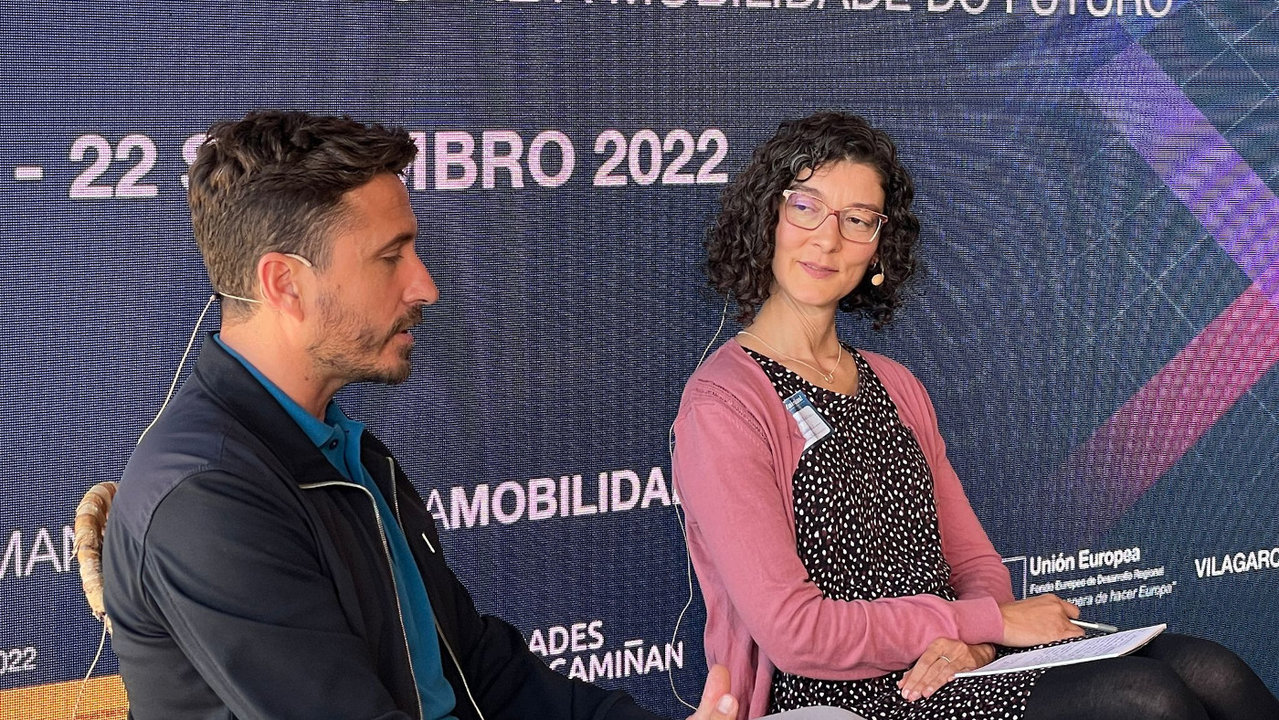 Le experta en movilidad Esther Anaya durante su intervención en el congreso Vai de Rúas. DP