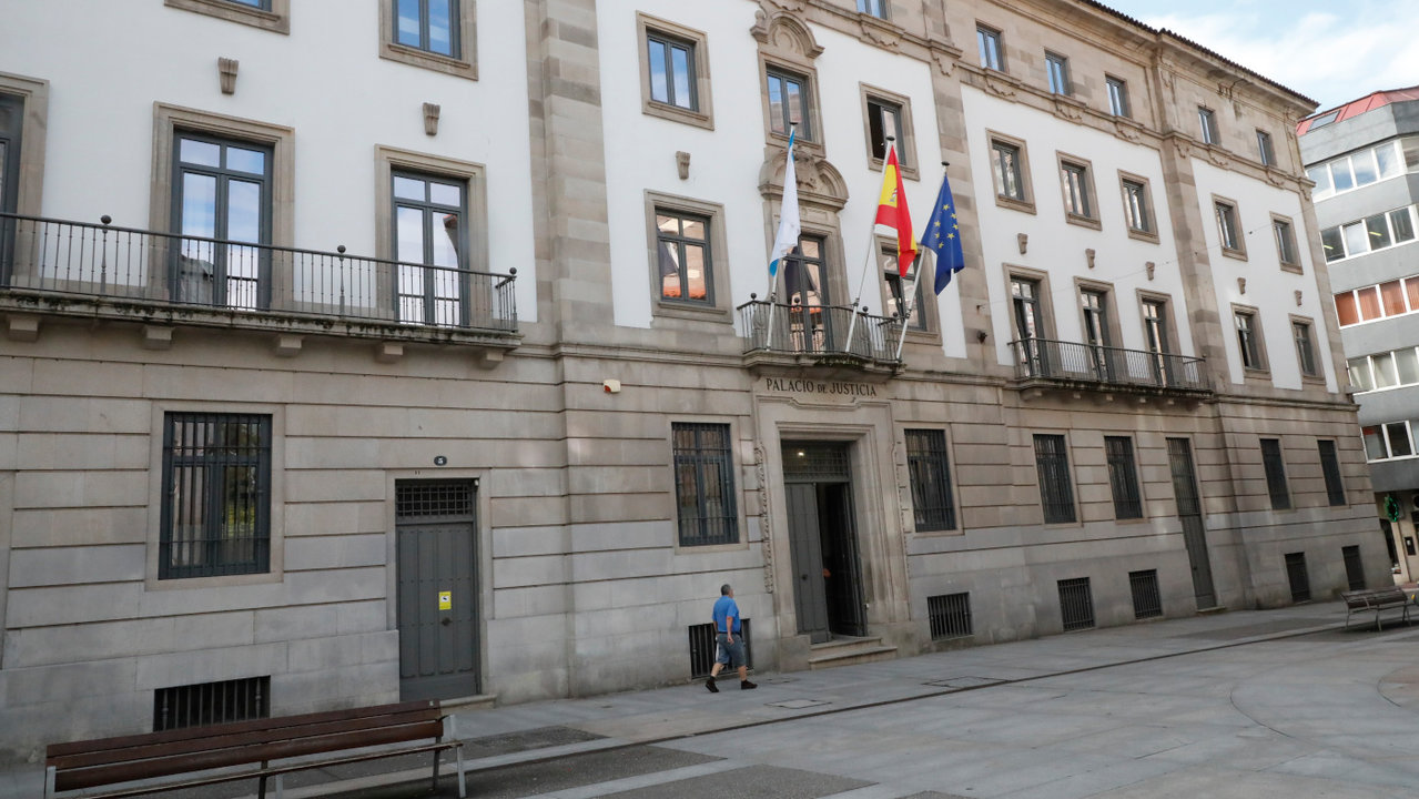  Entrada de la Audiencia Provincial de Pontevedra. JOSÉ LUIZ OUBIÑA (ADP) 