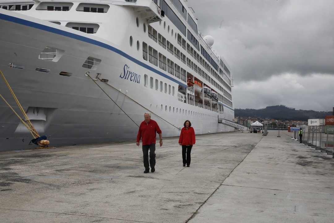 (_LO_2822.JPG)  Salnes El puerto de Vilagarcia recibe la visita del crucero Sirena Desde las 7 de la mañana hasta las 16 00 horas GALERIA Y VIDEO14055