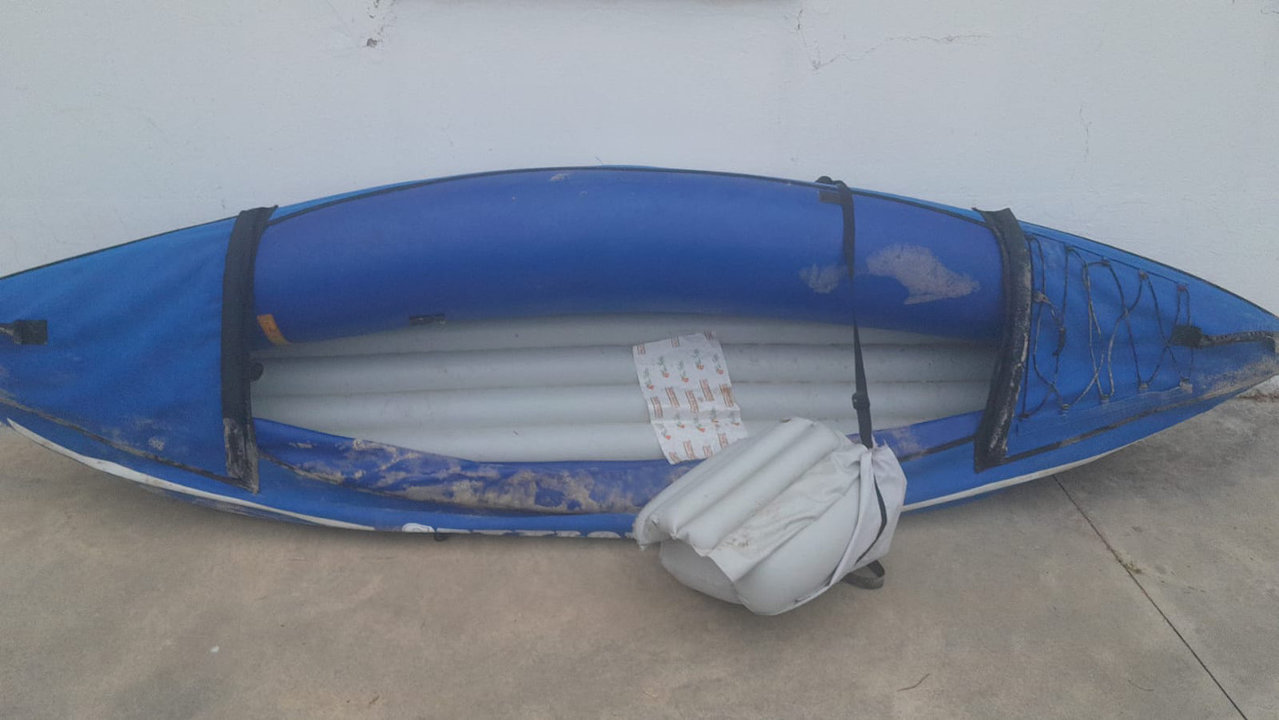 Una canoa se sumó al depósito este verano. DS