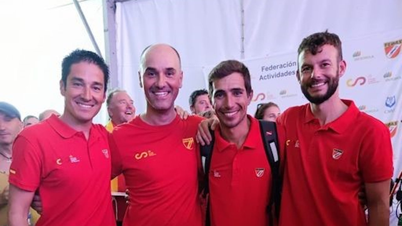 En el centro a la derecha, García junto a sus compañeros de equipo. DP