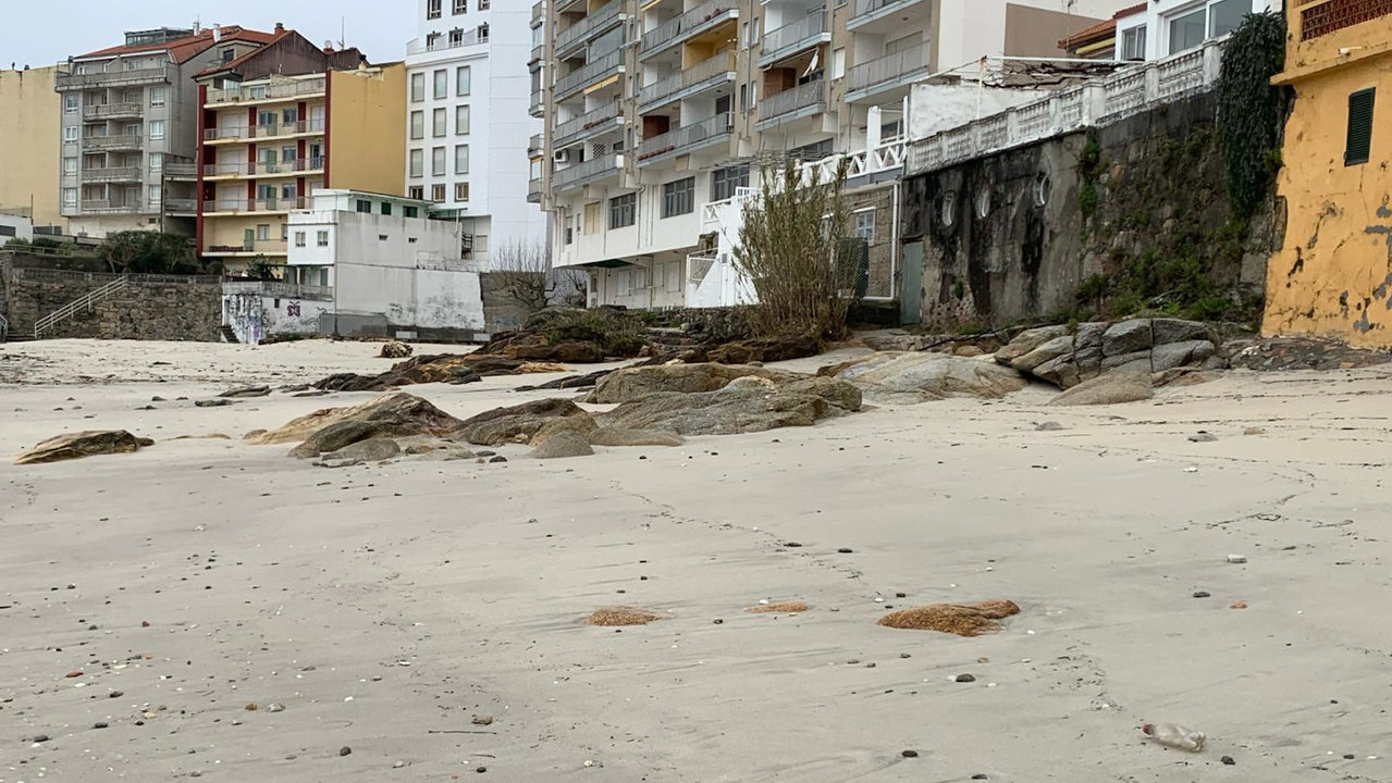 O actual estado da praia da Carabuxeira, sen area. DS
