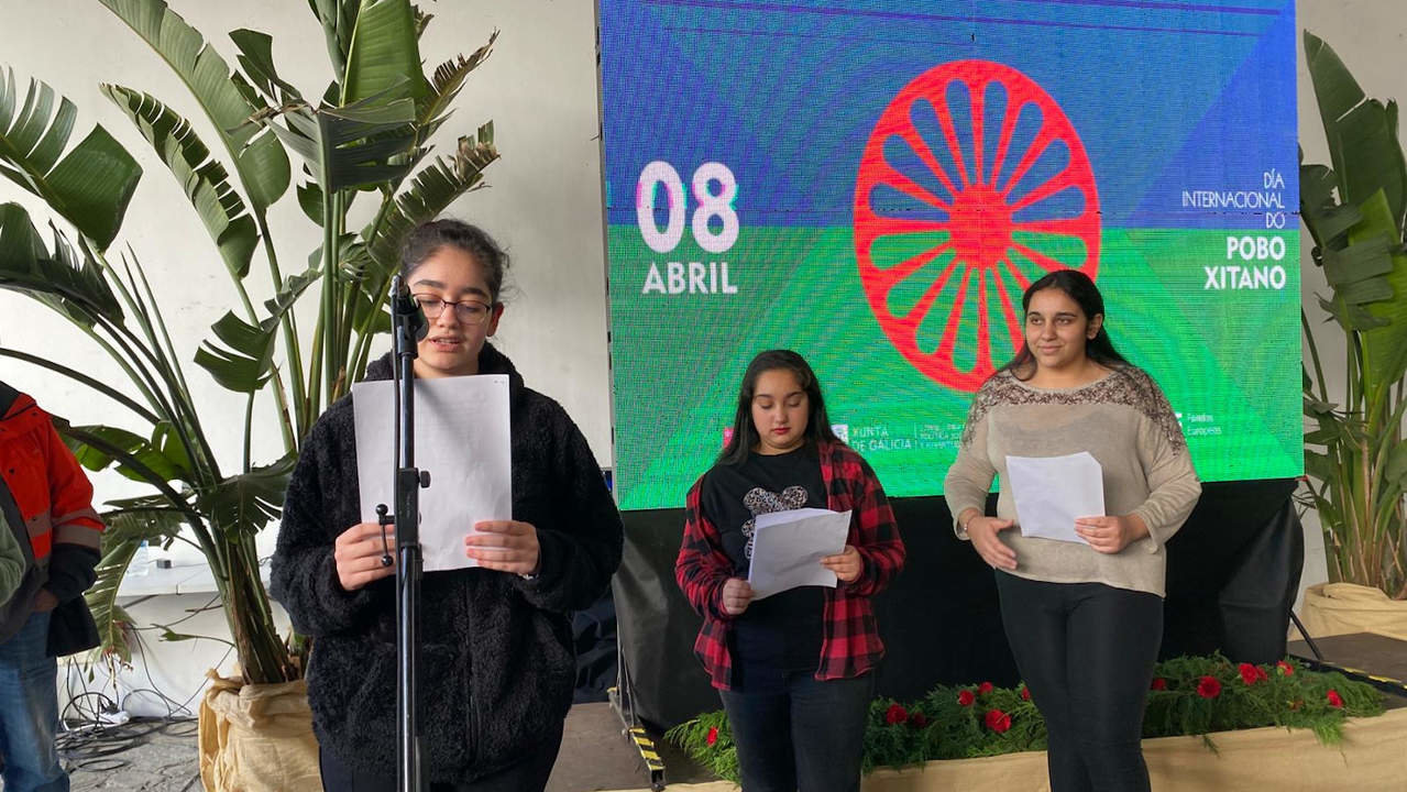 Lectura del manifiesto en el Día Nacional del Pueblo Gitano en Vilagarcía. DS