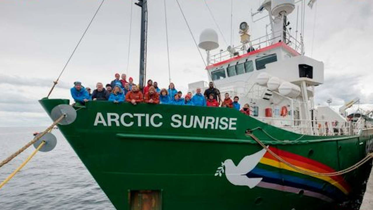 O Arctic Sunrise de Greenpeace. DS
