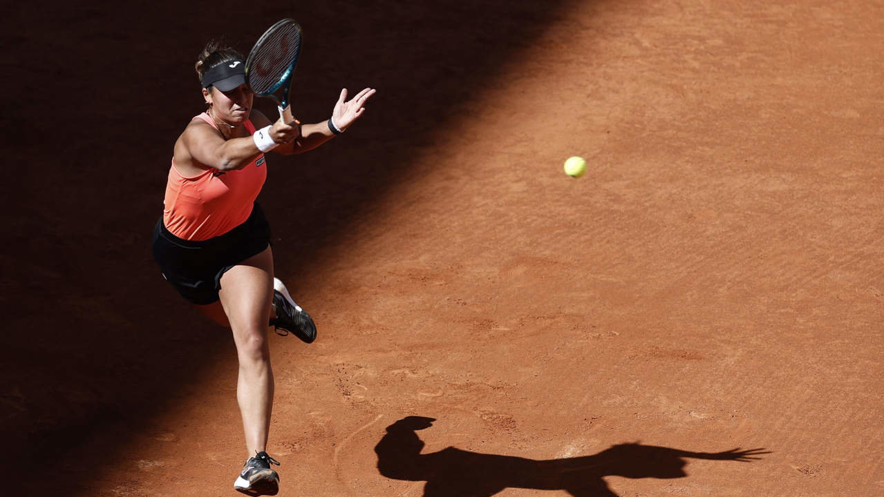 Jessica Bouzas durante el partido ante Paula Badosa en el Mutua Madrid Open. EFE