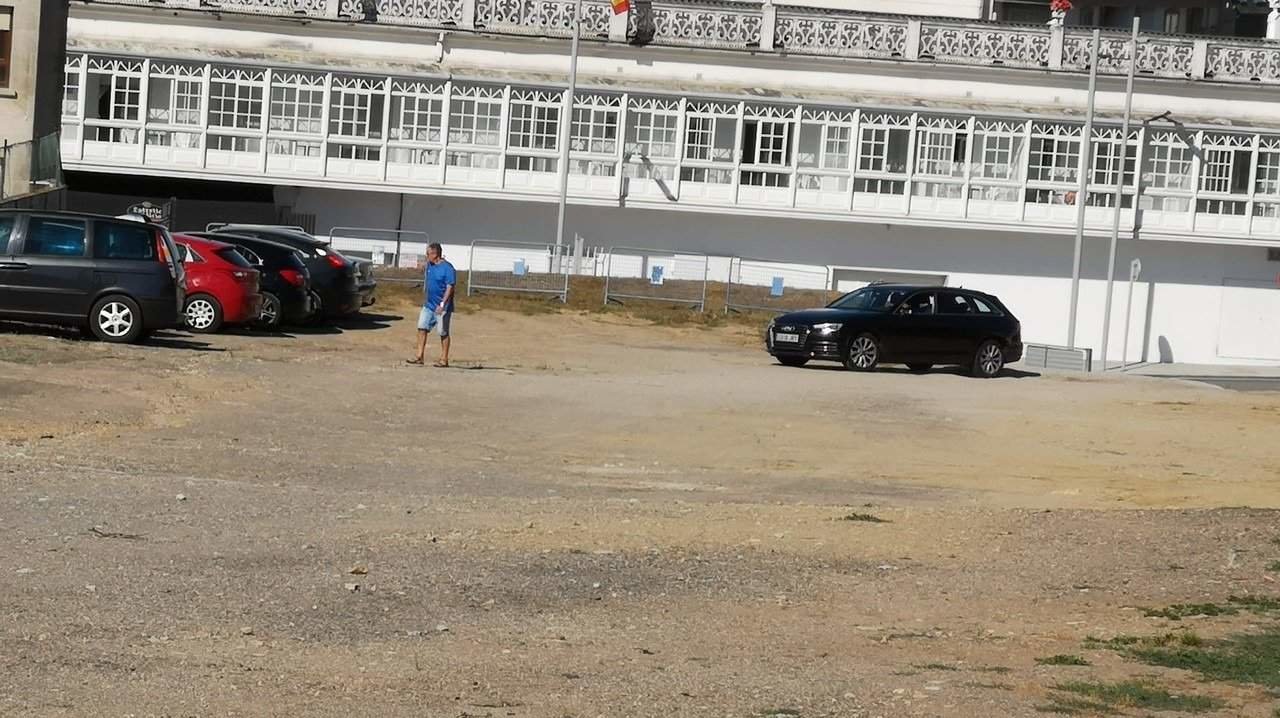 Foto de archivo del aparcamiento disuasorio frente al Hotel Terraza que ahora cerrará. DS